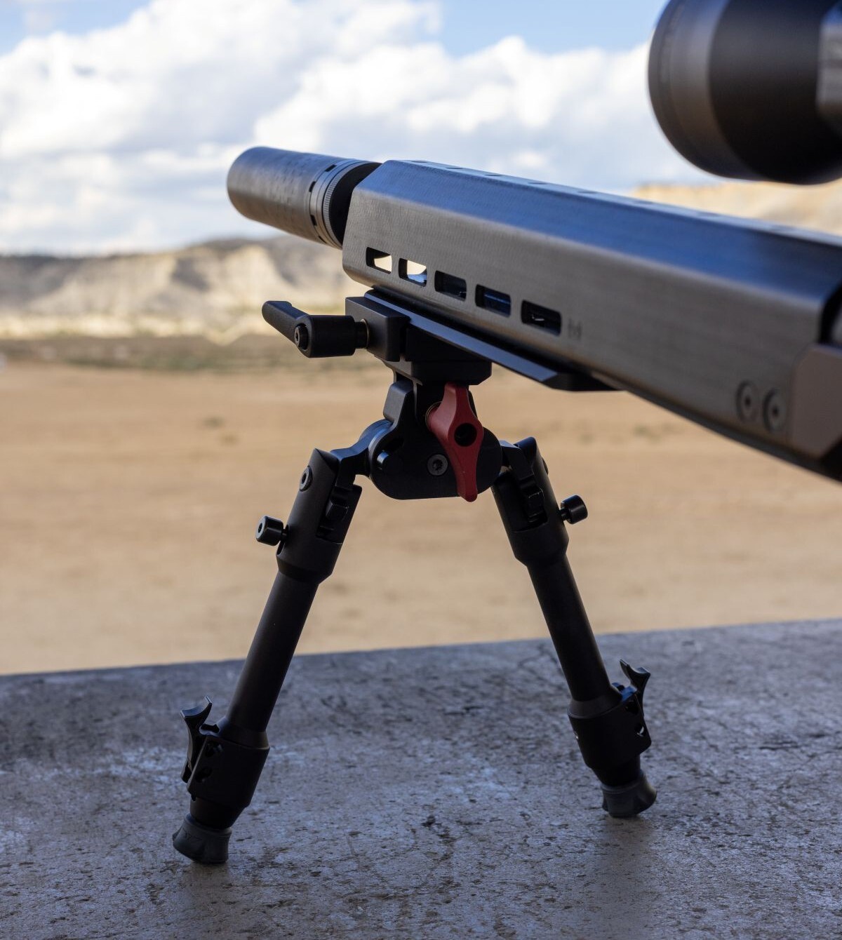 Warne ARCA rail with Skyline Bipod attached Warne ARCA rail with Skyline Bipod attached