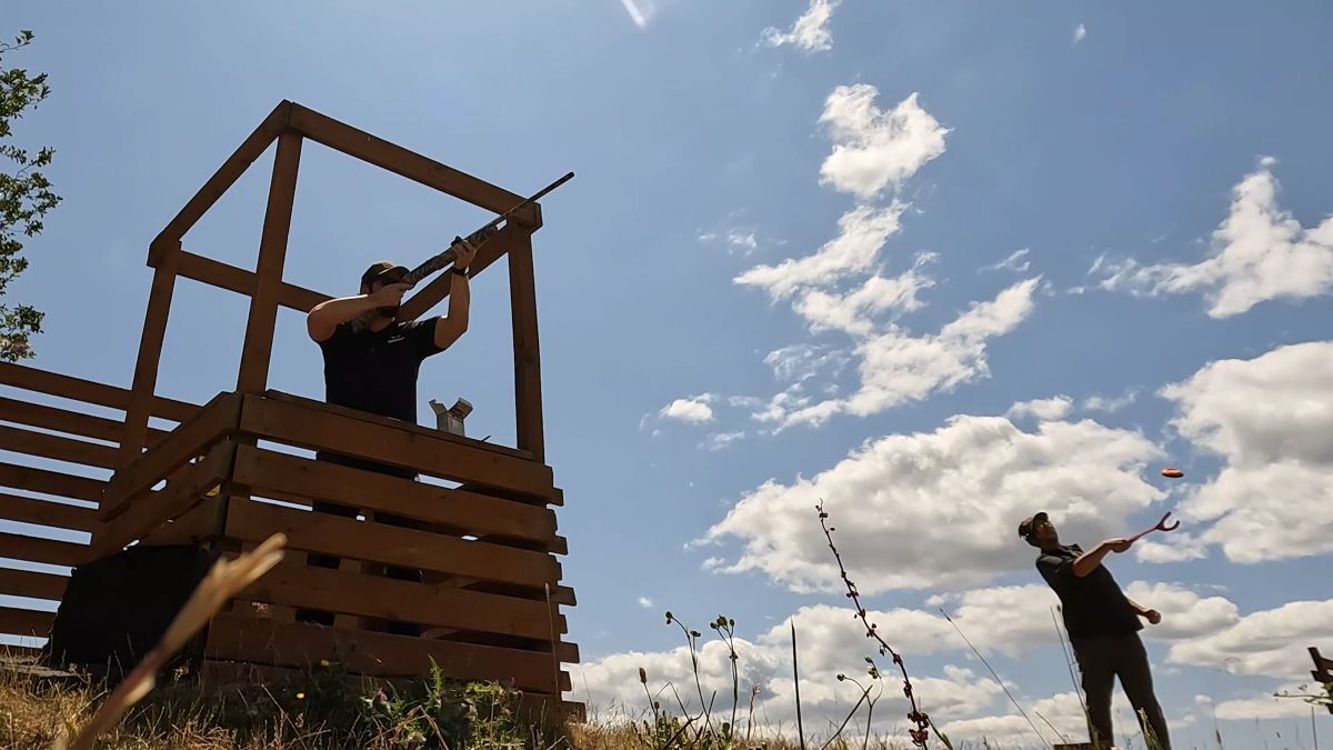shotgun optics shooting clays with shotgun red dot