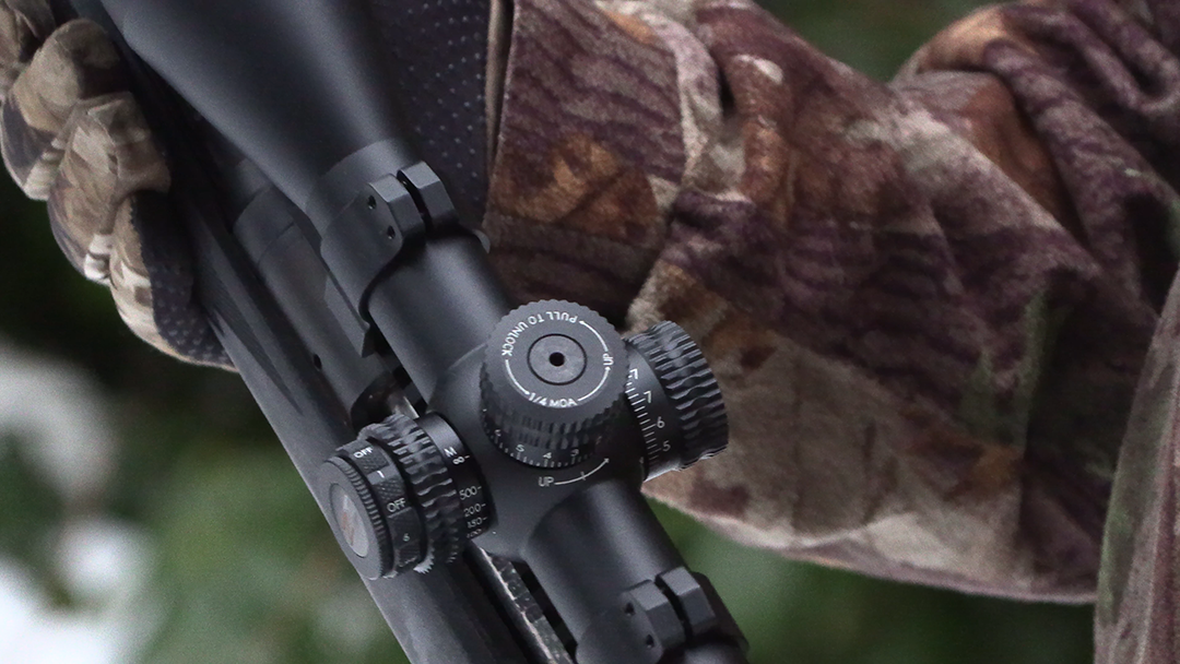 Modern hunting scope features Dialable turrets
